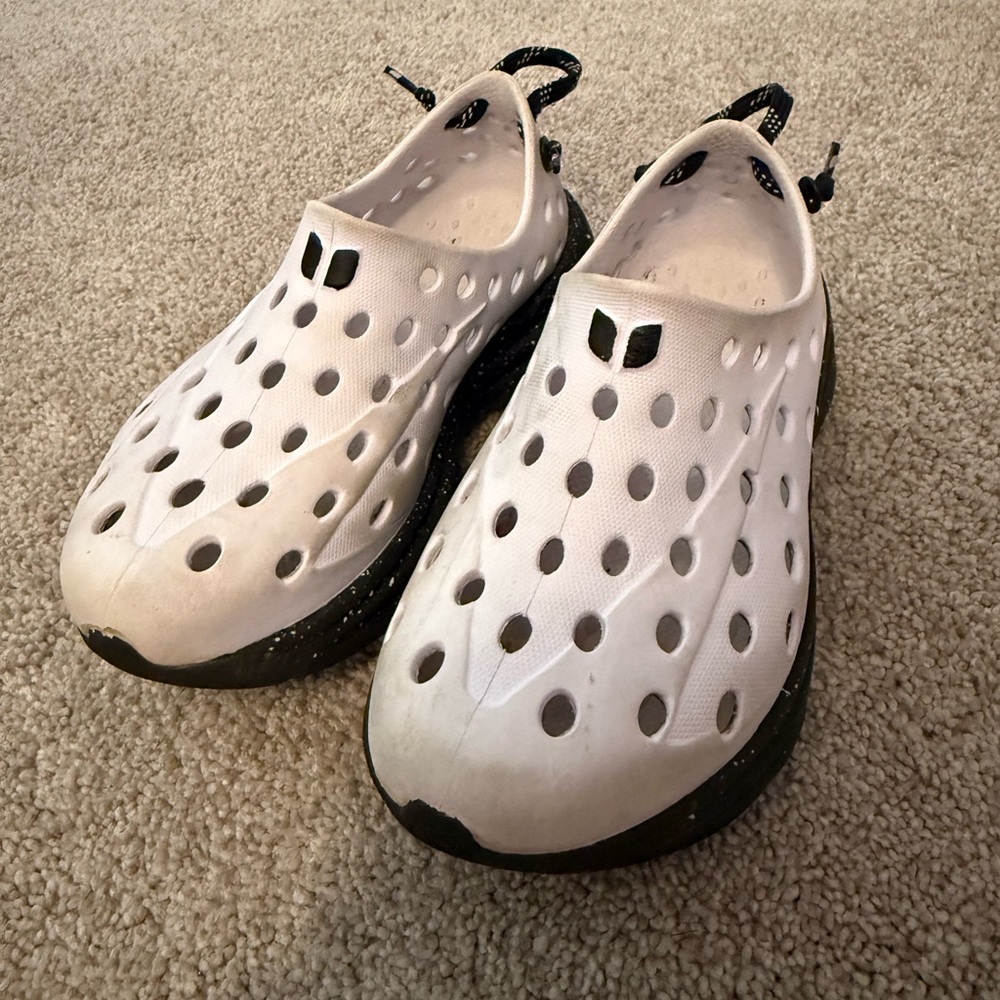 Kids White with Black Speckle KANES